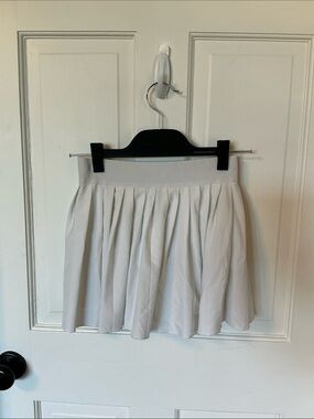 Women’s pleated skirt